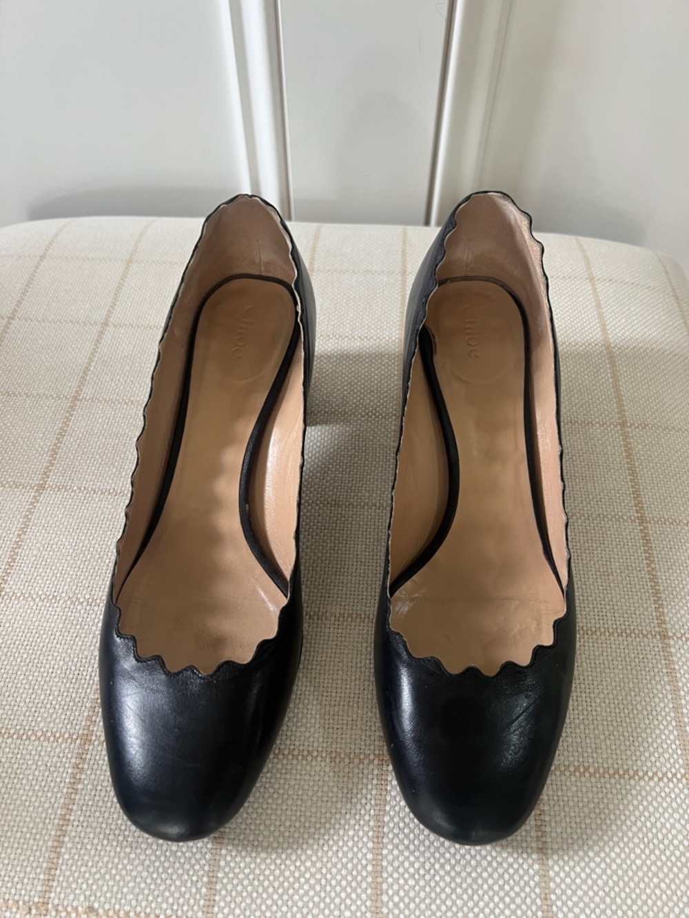 Chloe Lauren Black Scallop-Edge Leather Women's Pumps